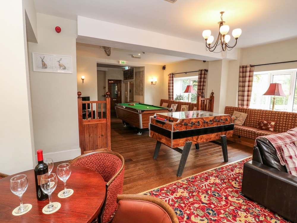 Hope Valley Vacations - Poacher's Arms - Property Image 3