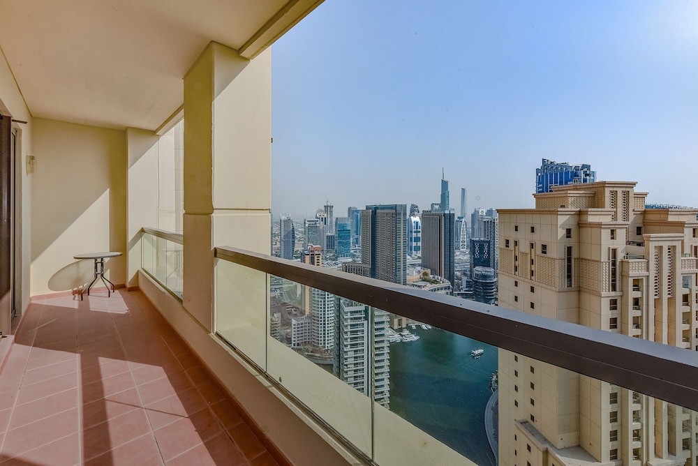 1BR Apartment with Marina View at Sadaf