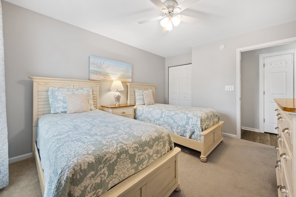 65d Isle Awhile 3 Bedroom Condo