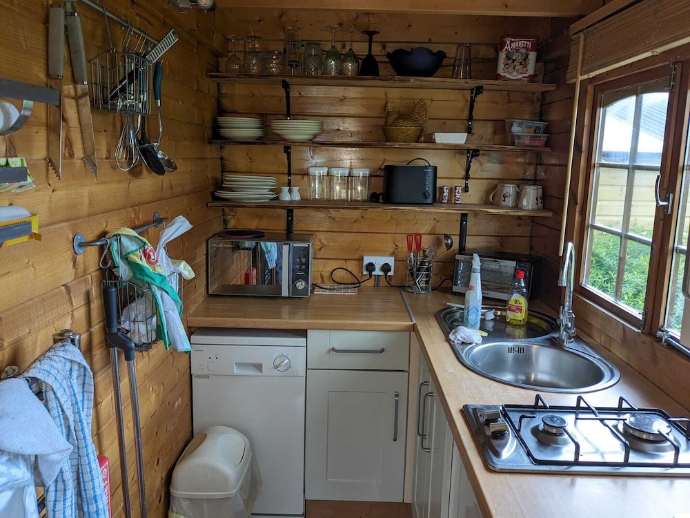 Rustic Log Cabin - Dog Friendly - Sleeps 2 - Views view 5