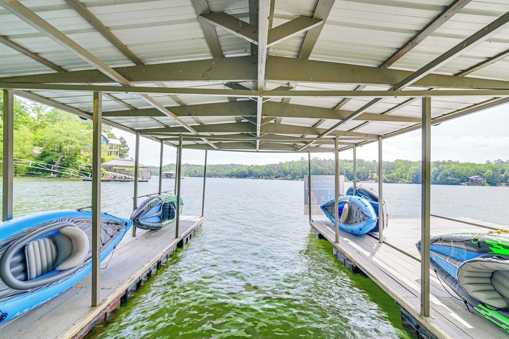 Upscale Getaway on Smith Lake w/ Boat Dock