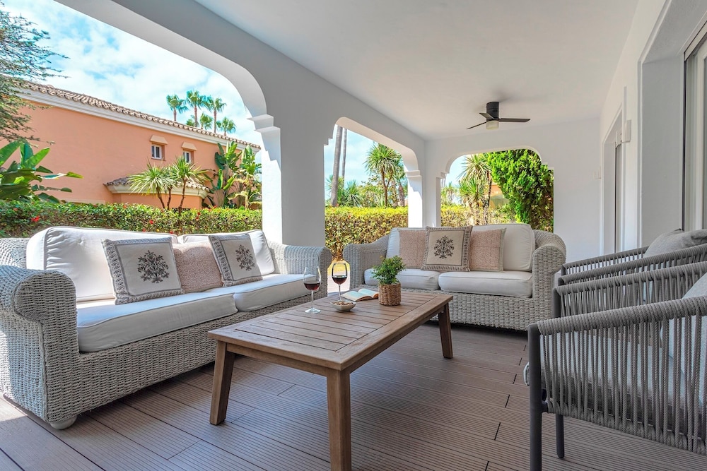 Genteel Home Venalmar Terrace
