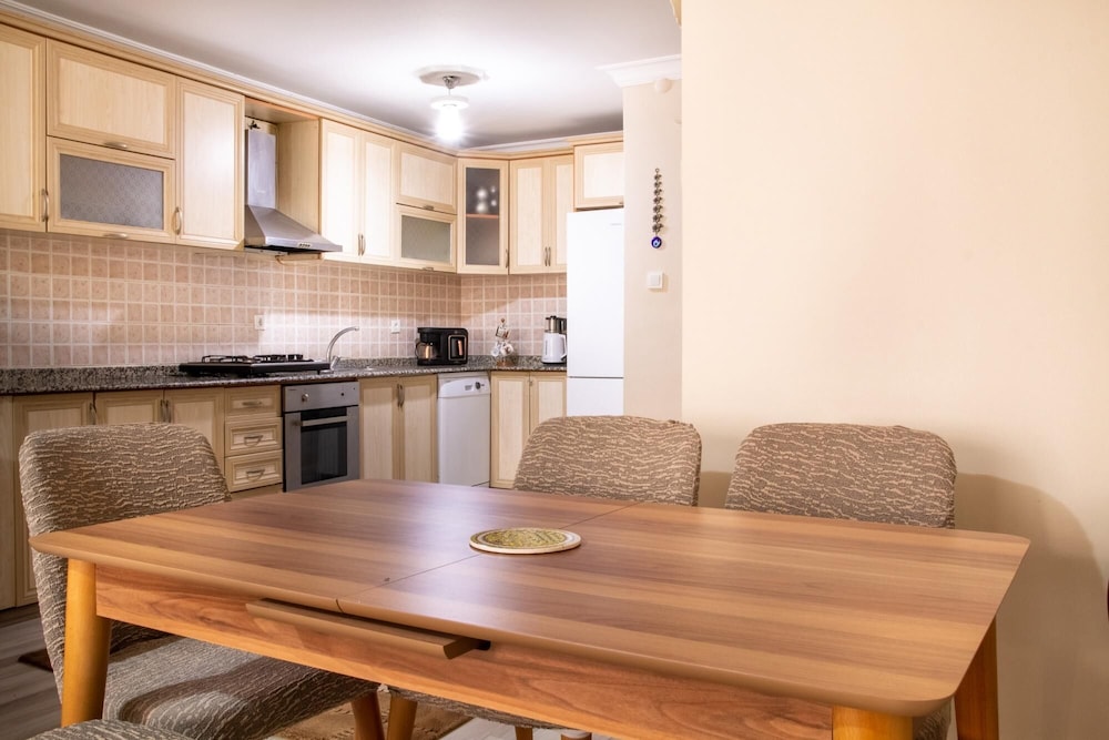 Flat w Balcony 3 min to Kusadasi Beach