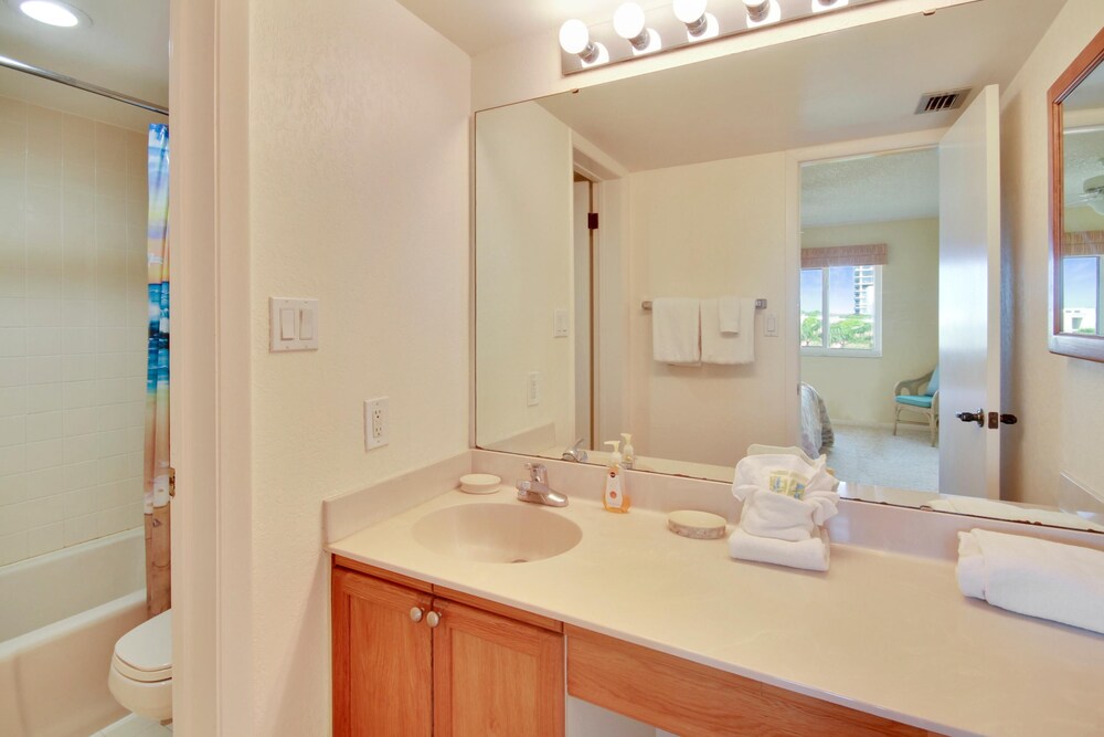 Land's End 7-406 Beach Front - Premier