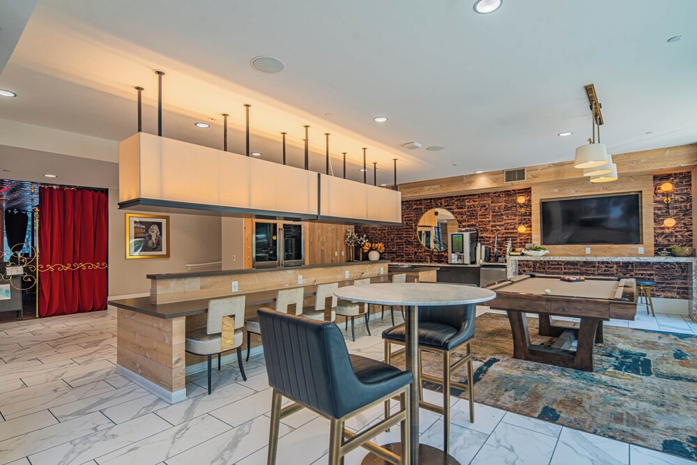 ROVE LIVING/KL - Alta North Central
