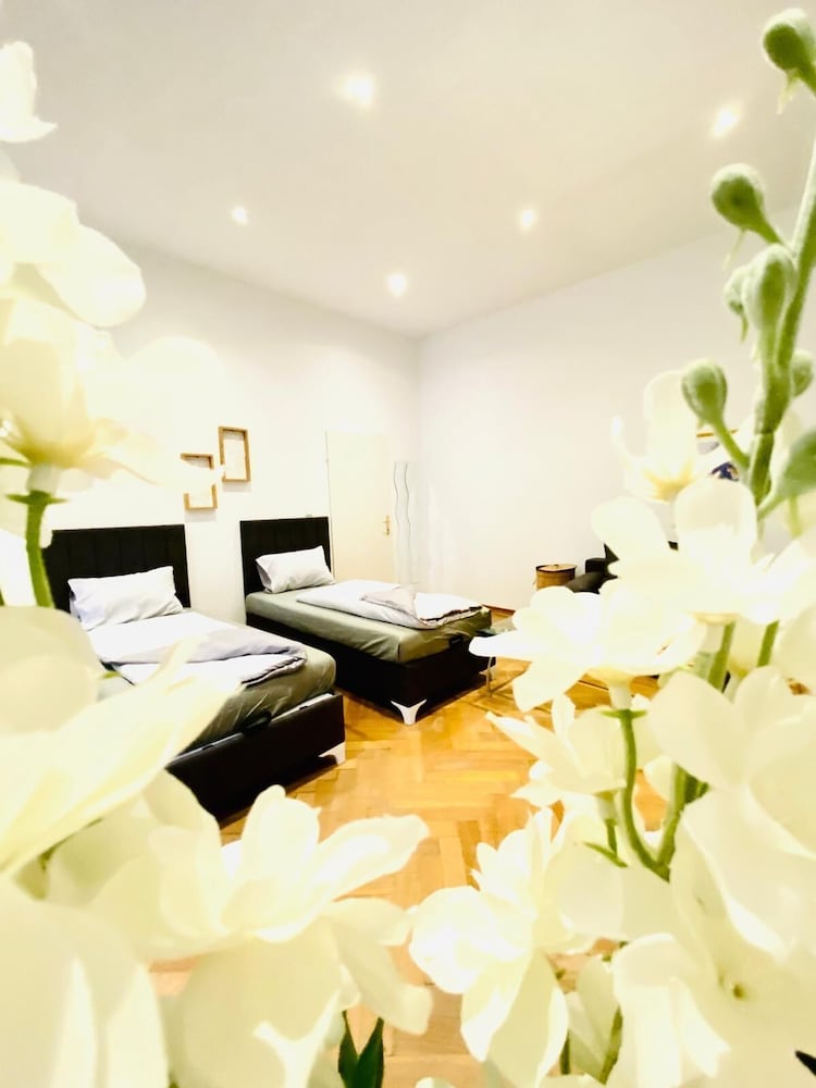 Bright and Spacious 2BR Flat Westbahnhof