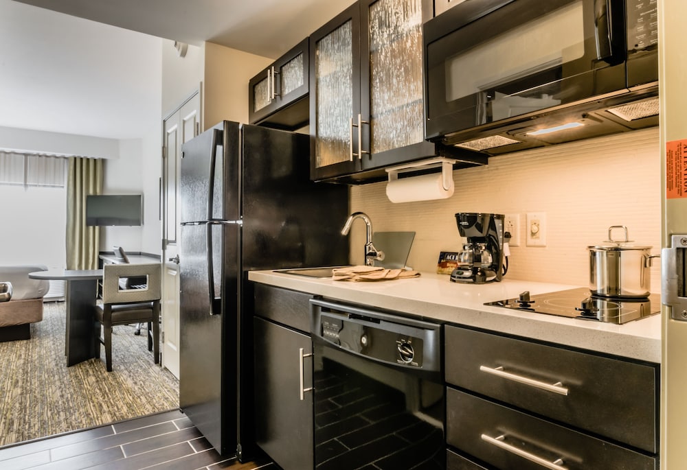 Hartford Vacations - Candlewood Suites Hartford Downtown, an IHG Hotel - Property Image 7