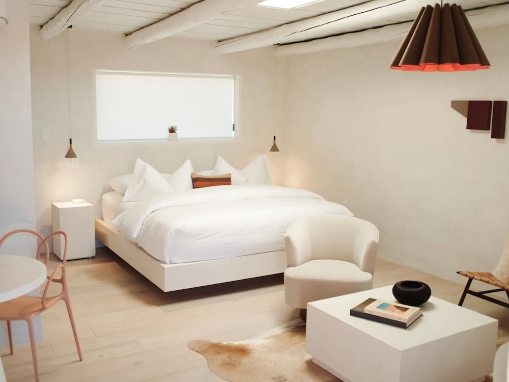Palace Modern Residences at the Railyard