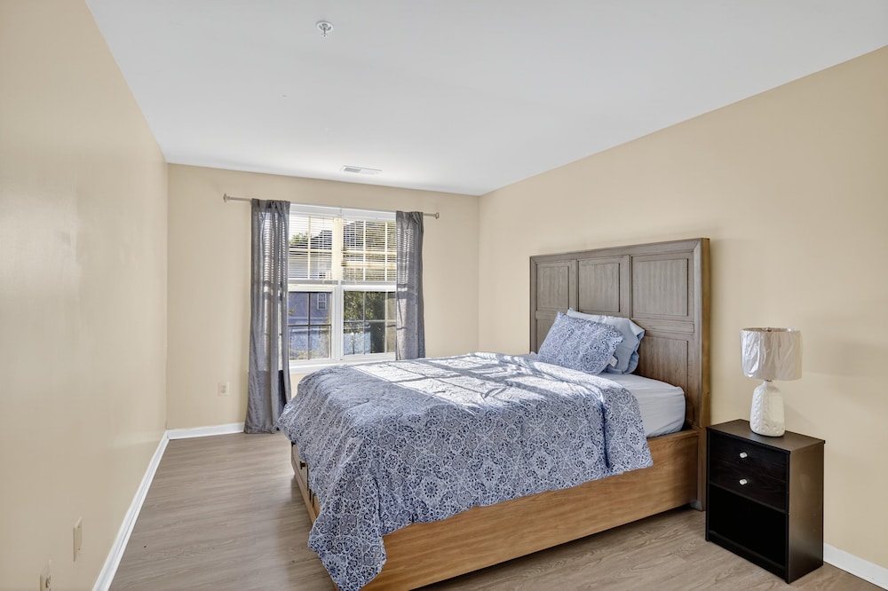 Cozy Pikesville Penthouse With Basketball Arcade 2 Bedroom Condo