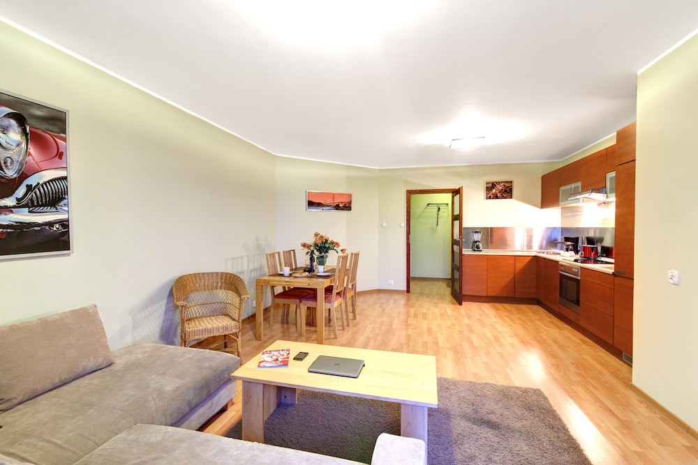 Apartments Happy Hours