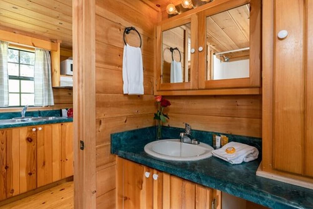 Engadine Inn  Cabins - Property Image 87