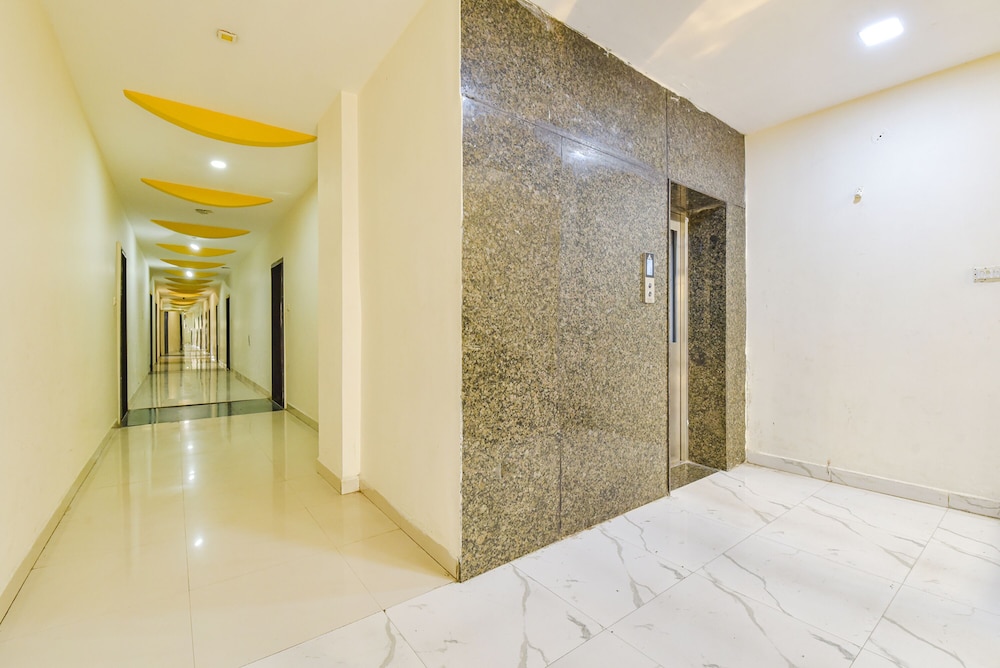FabHotel Shri Shyam Palace view 5