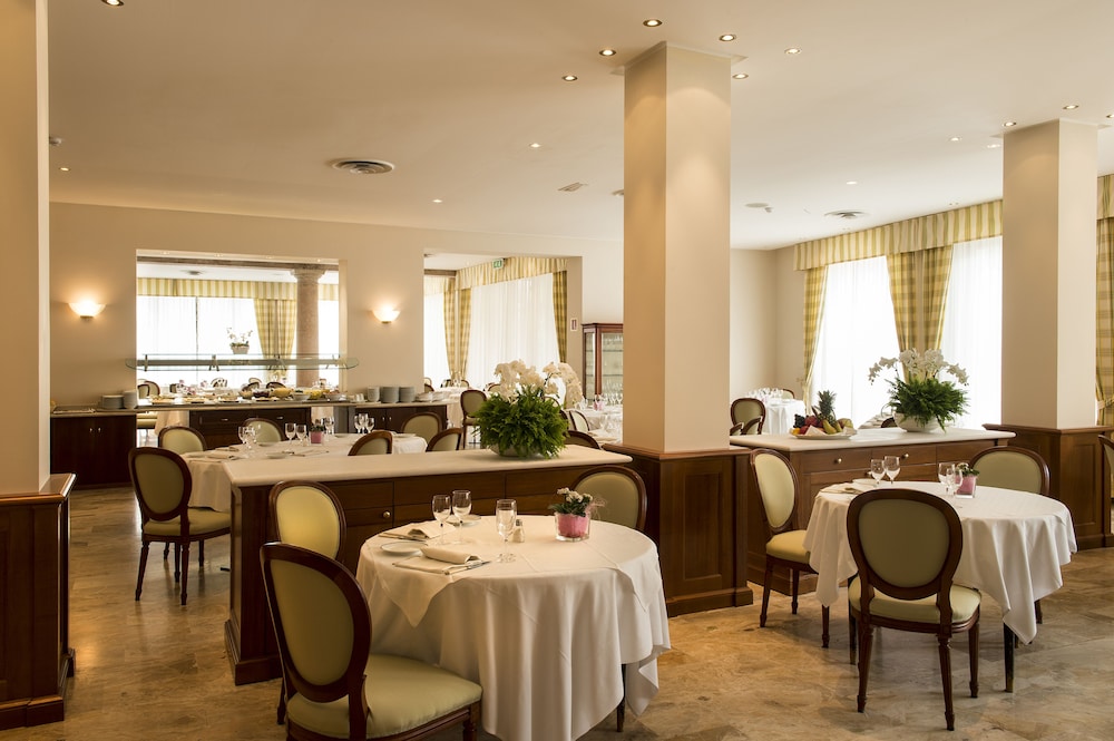 Sirmione Vacations - Hotel Sirmione e Promessi Sposi - Property Image 9