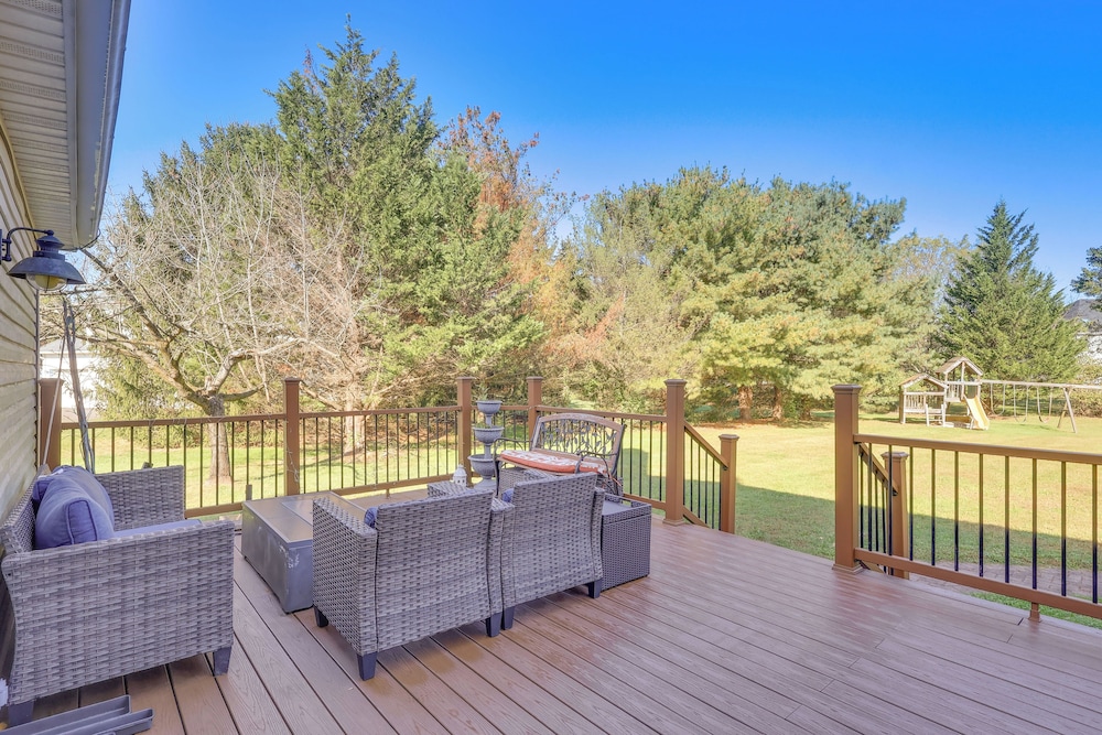 Hot Tub & Pool: Family Home 5 Mi to Princeton!