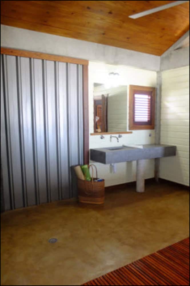 Pagua Bay House Oceanfront Cabanas