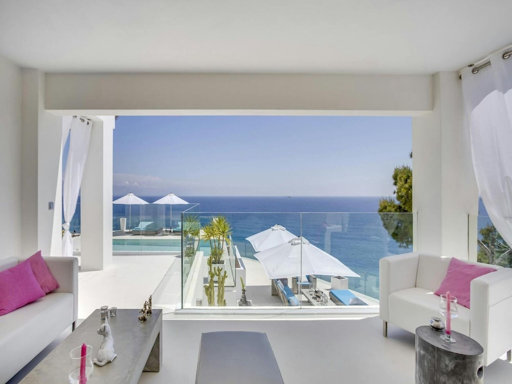 Beautiful Villa With Leisure Activities