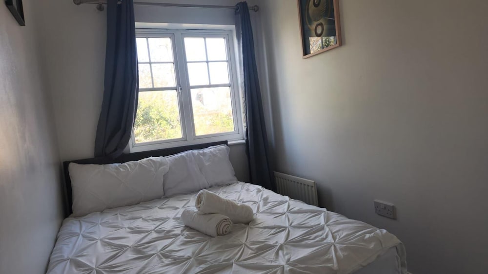 3bed Maidstone Stay - Wifi, Parking, London Access