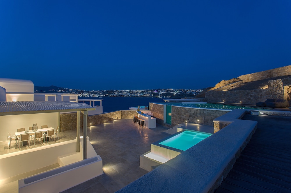 Villa Sapphire 6BR Hot Tub & Pool Ornos