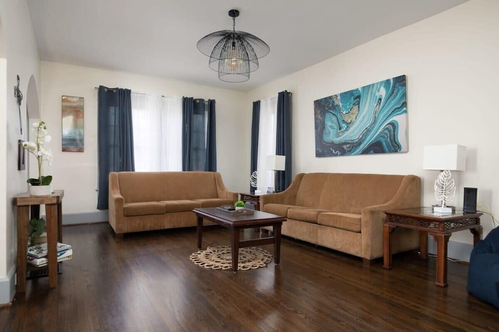 4th Ave East Lake Stunner