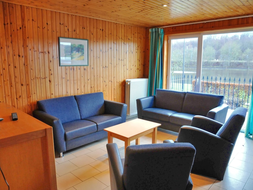 Comfortable, Renovated House With a Microwave, Near Vielsalm