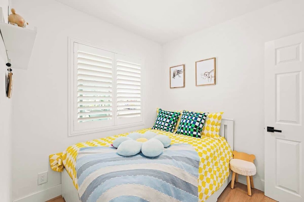 Cozy Retreat Near Downtown Perfect for Families