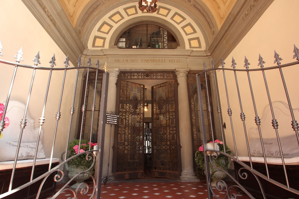 Hotel Piazza Pitti Palace - Image 1