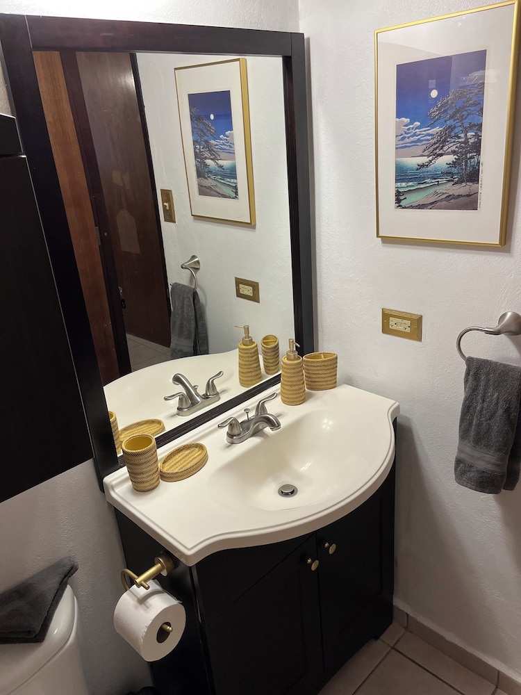 2 Bedroom Condo Pool and Beach Access