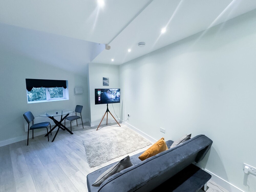 142 Huntingdon Town Centre Apartments
