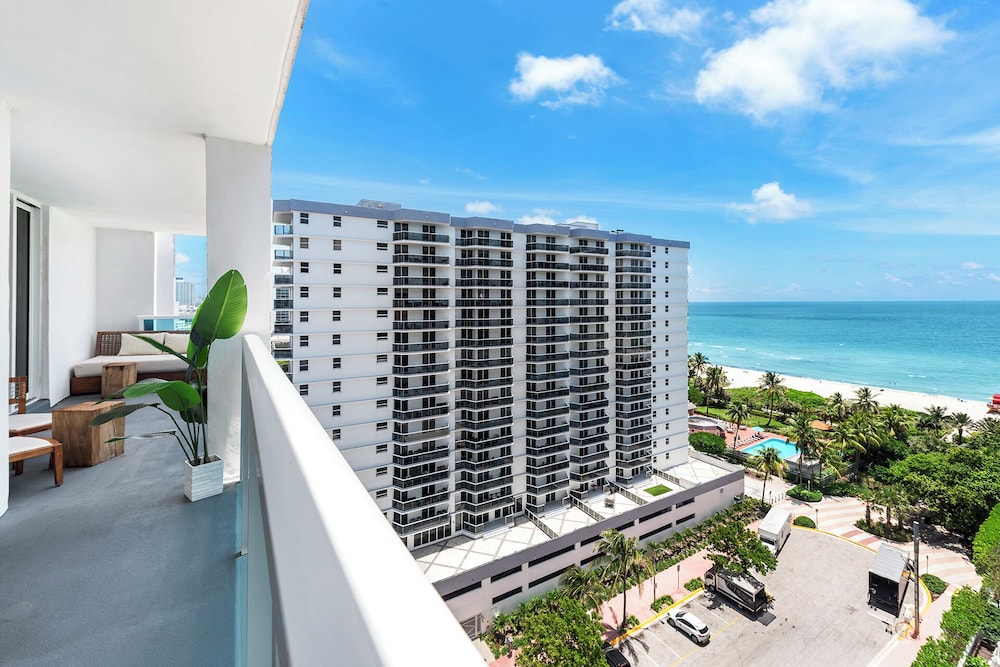 Luxury Vacation Rentals at 1 Hotel & Homes by LRMB