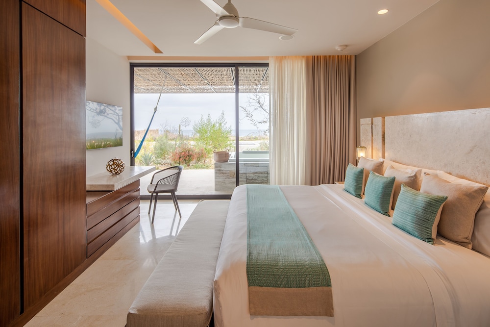 The Club at Solaz, Luxury Villas