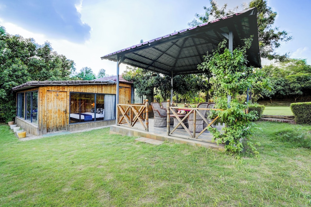 Alaya Stays Fortezza | Pet-friendly 6-BHK Farmhouse With Private Pool