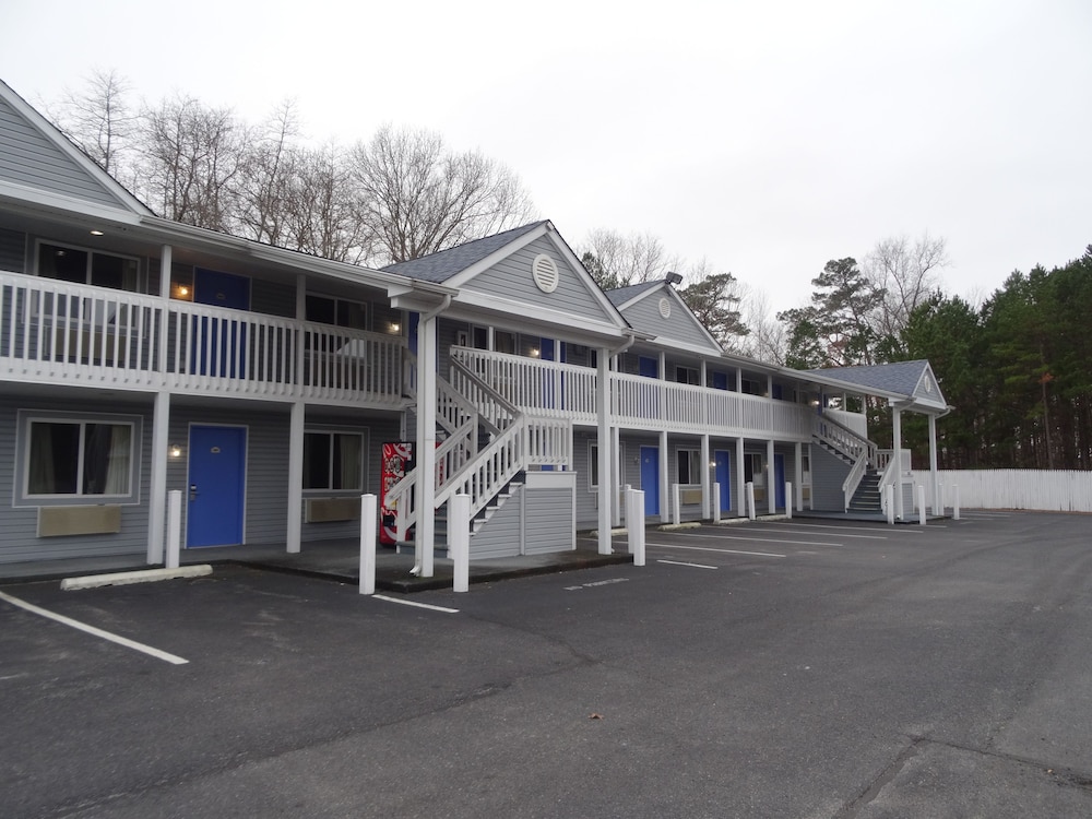 Village Inn and Suites