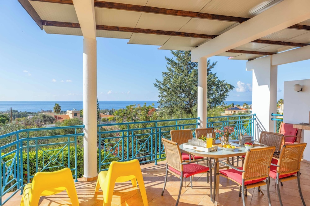 Apollon Dionysus Villa