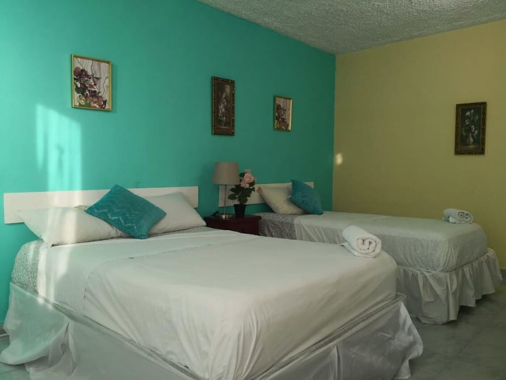 Jerusalem of Cancun Pansion Apts.