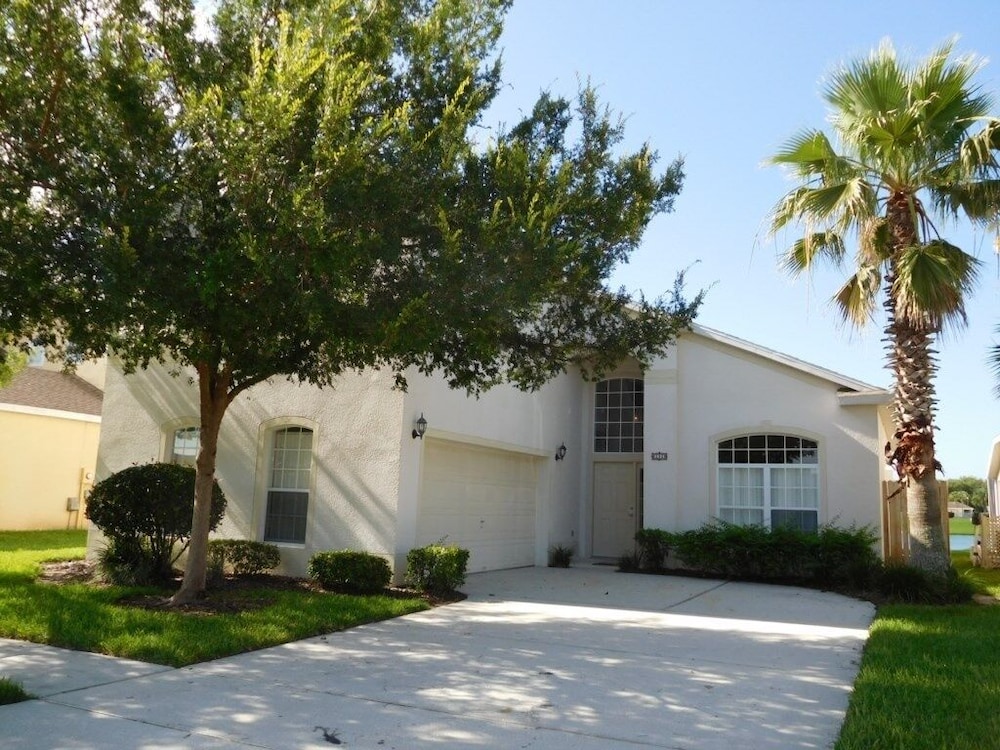 Palm Lake Villa 6 Bedroom Home