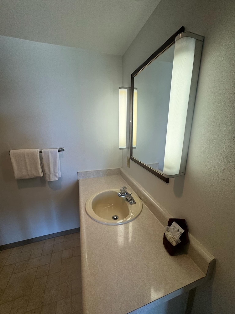 Sunset Oceanfront Lodging