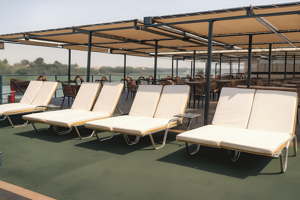 Nile Cruise Essence every Monday from Aswan 3 nights and every Thursday from Luxor 4 nights