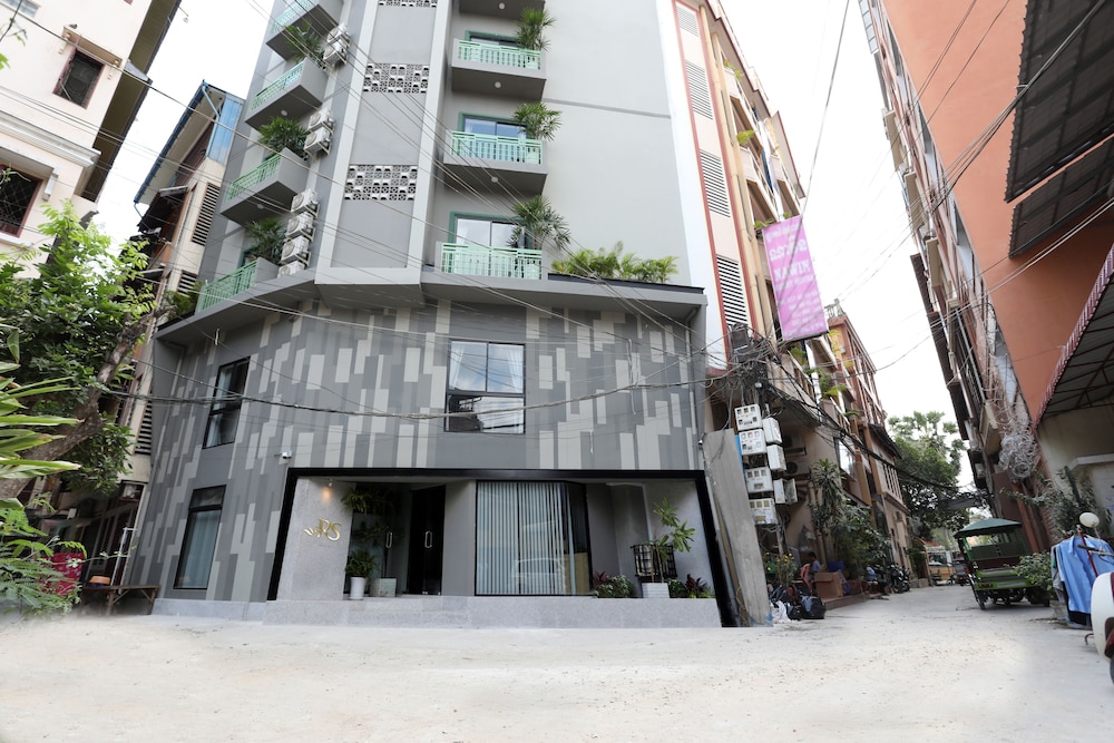 SKY HOTEL Central Phnom Penh - Rooms & Apartments