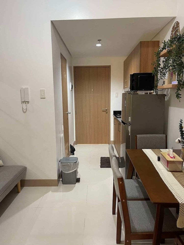 Lush residence Makati City by darpm