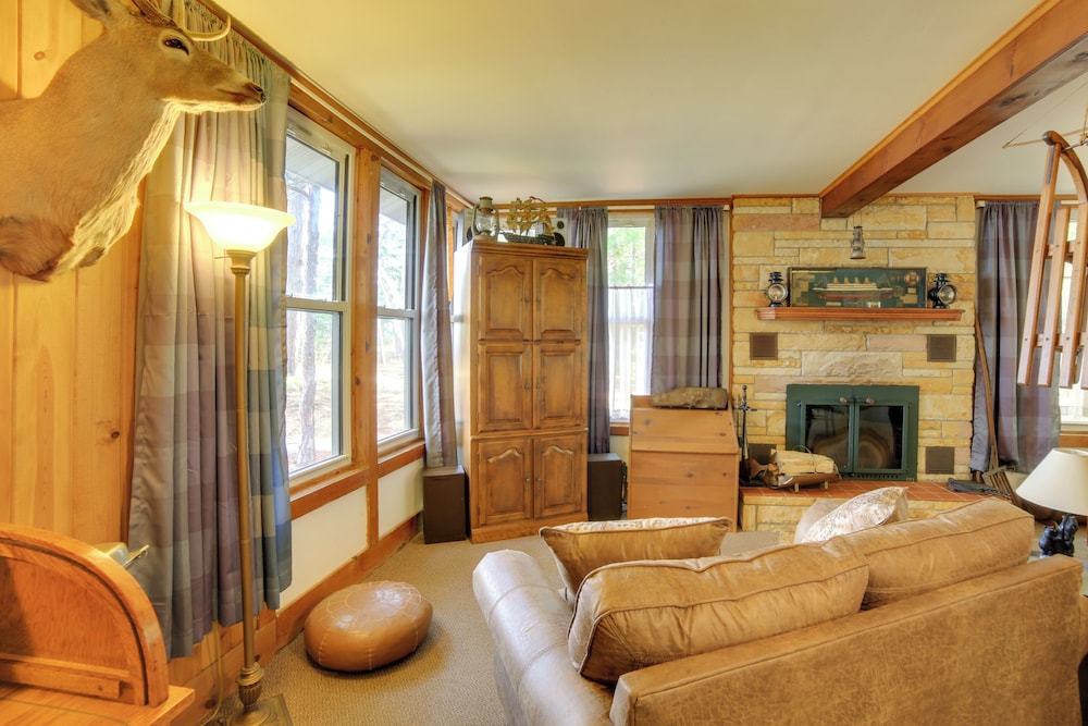 Private Sandy Beach: Lake Superior Group Retreat