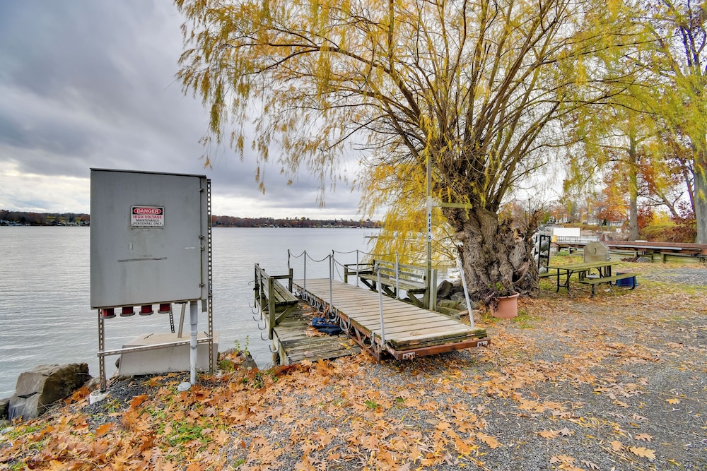 Bayfront Cabin w/ Docks & Access to Lake Ontario!