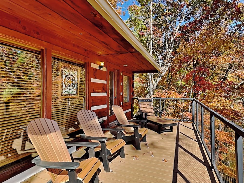 Alexander's Lookout by Jackson Mountain Rentals