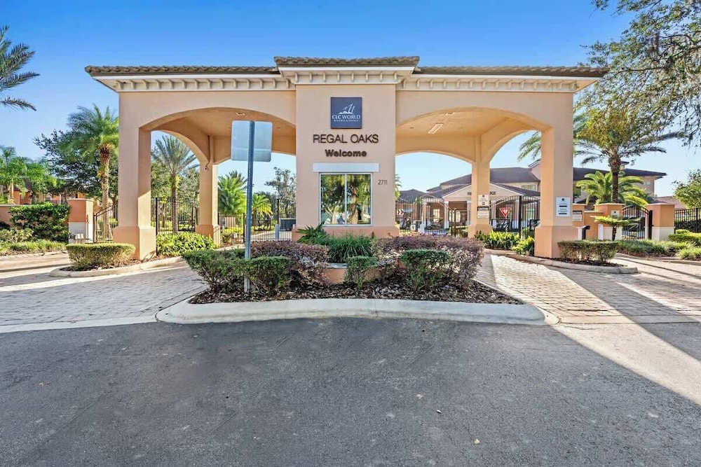 Pet Friendly 4 BR With Hot Tub