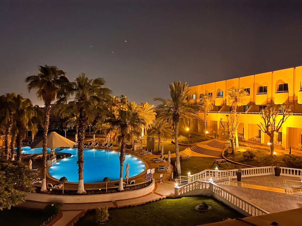 Abu Dhabi Vacations - Metropolitan Al Mafraq Hotel - Property Image 89