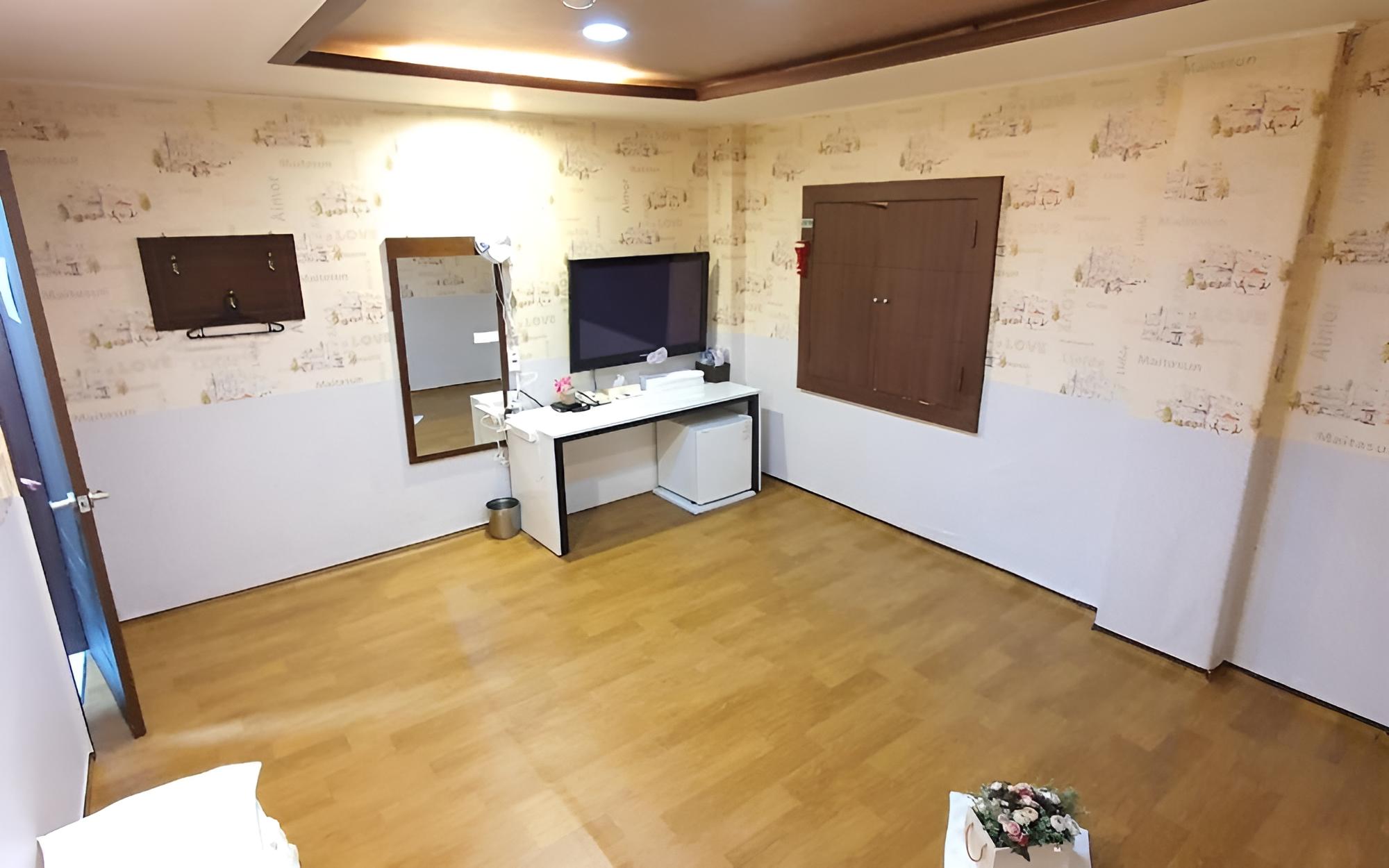 Photo 16