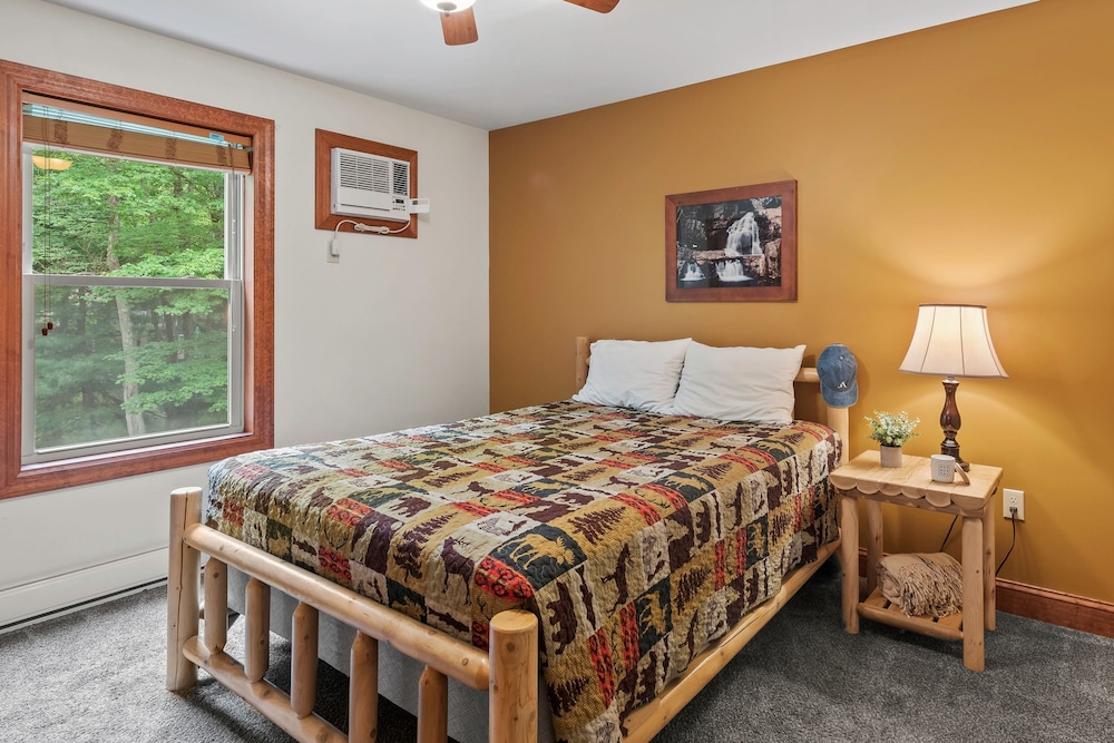 Bear Paw Lodge by Avantstay Hot Tub Deck Fire Pit