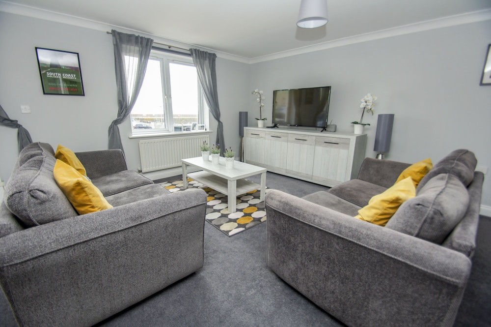 Marina Apartment Parking by Brighton Holiday Lets
