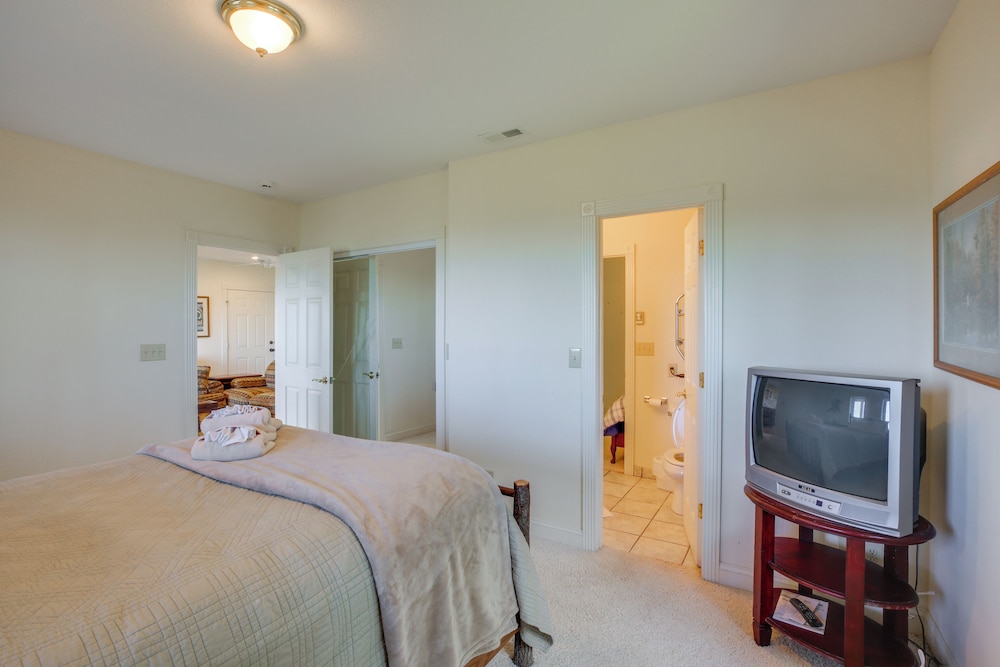 Beech Mtn Views, Next to Ski Resort: Home w/ Decks