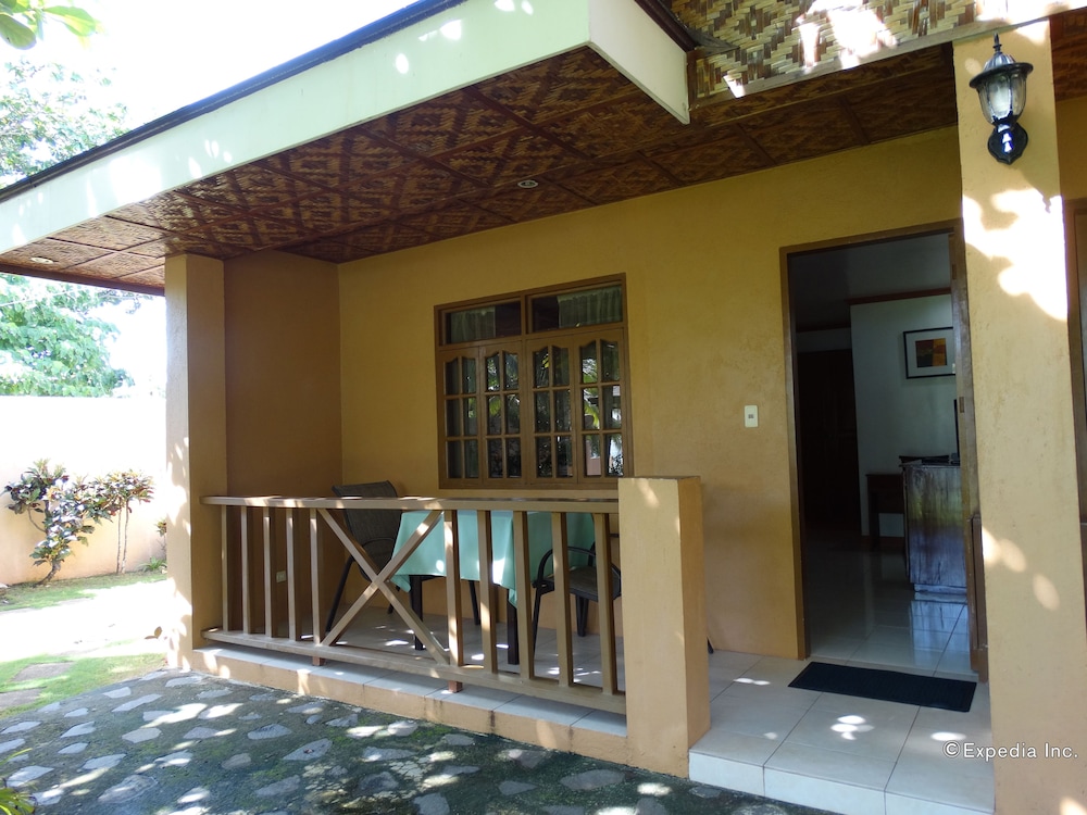 Anda White Beach Resort 33