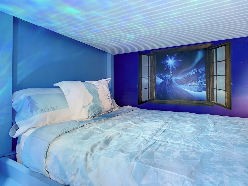 Fairytale Mansion 6BR Arcade & Pool